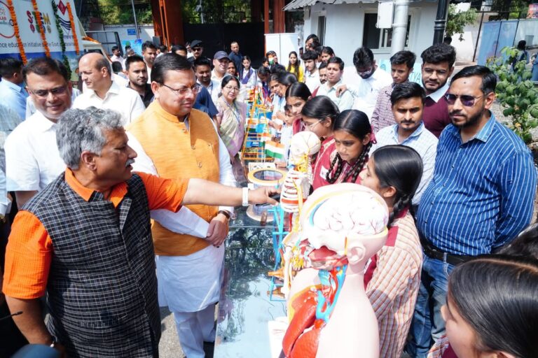 मुख्यमंत्री ने ‘लैब ऑन व्हील्स – मोबाइल साइंस लैब परियोजना’ के द्वितीय चरण का किया शुभारंभ