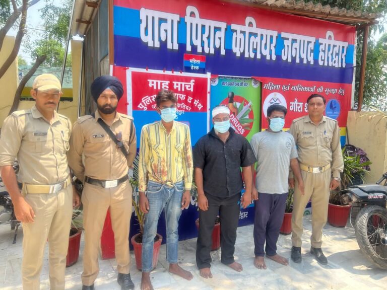 फर्जी चोटें बनाकर मेडिकल चिट लेने पहुंचे युवक, पुलिस ने किया गिरफ्तार