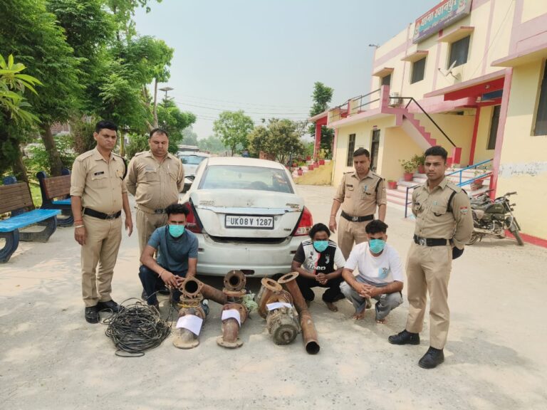 खानपुर पुलिस के हत्थे चढ़े किसानों की खेतों से पानी की मोटर चोरी करने वाले तीन शातिर चोर