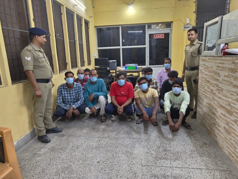 सार्वजनिक स्थलों पर शराब पीने वालों के खिलाफ दून पुलिस का सख्त एक्शन, 255 पर कार्रवाई, 80 हजार से अधिक जुर्माना