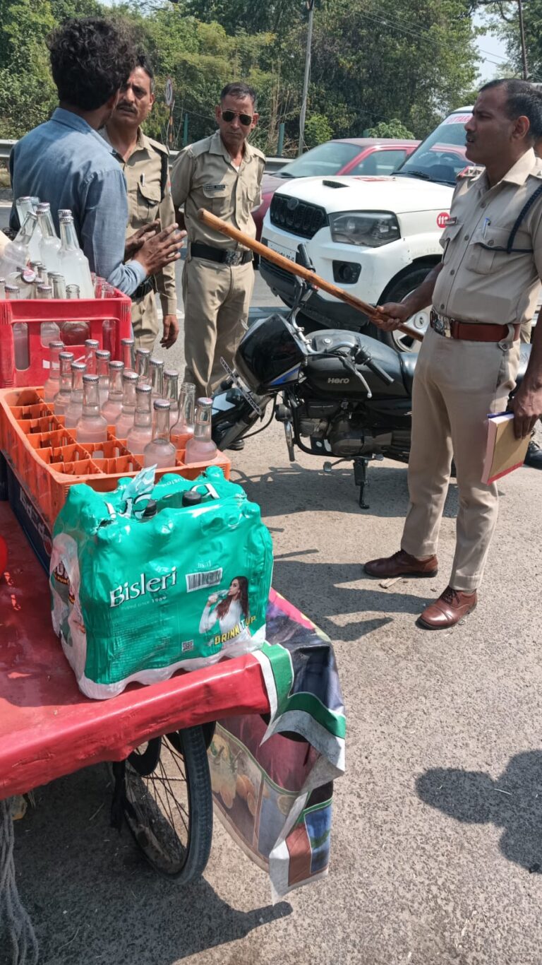 चारधाम यात्रा की तैयारियों के तहत थाना बहादराबाद पुलिस का अतिक्रमण हटाओ अभियान