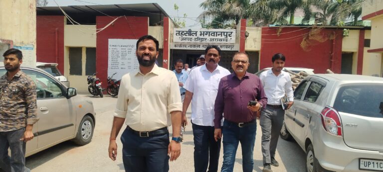 एसडीएम अजय वीर सिंह ने किया तहसील का निरीक्षण, बाजार रोड से अतिक्रमण हटाने के दिए निर्देश