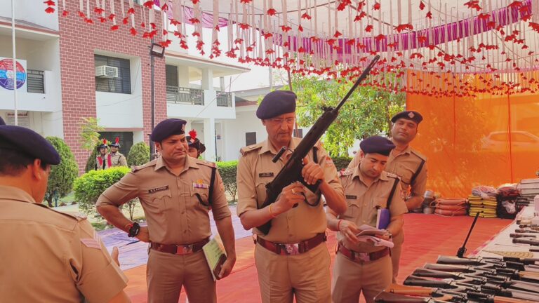 एसपी सिटी पंकज गैरोला ने बहादराबाद थाना का अर्धवार्षिक निरीक्षण किया