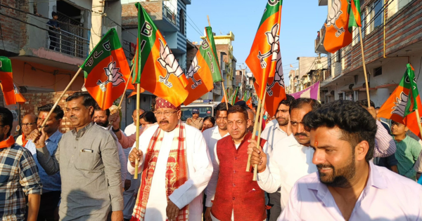 भारतीय जनता पार्टी के स्थापना दिवस पर कैबिनेट मंत्री सतपाल महाराज का बूथ चलो अभियान में भागीदारी