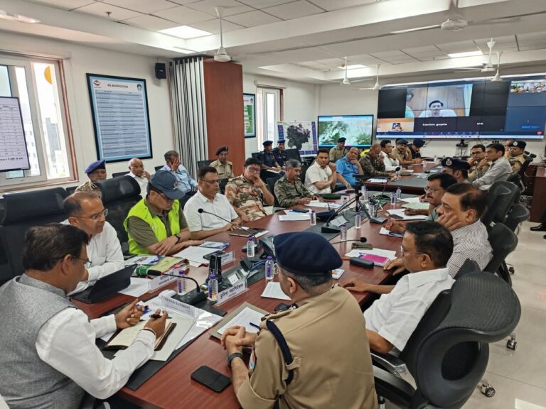 “आपदा प्रबंधन को मिलेगा नया विस्तार: उत्तराखंड के सभी जनपदों में सिविल डिफेंस के विस्तार के निर्देश”
