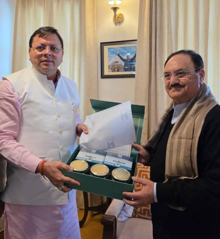 “मुख्यमंत्री धामी ने नड्डा से भेंट कर हाउस ऑफ हिमालयाज प्रस्तुत किया”