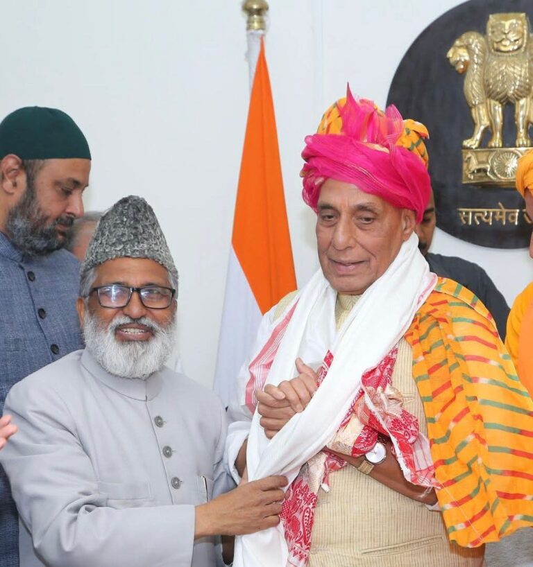“ऑपरेशन सिंदूर को मदरसा पाठ्यक्रम में शामिल करने की पहल, मुफ़्ती शमून क़ासमी की रक्षा मंत्री से मुलाकात”