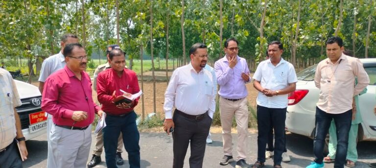“सिरचन्दी में विकास कार्यों को मिली गति, जिलाधिकारी ने दिए गुणवत्ता व समयबद्धता के निर्देश”