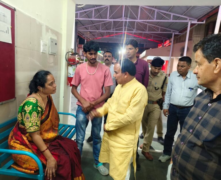 चारधाम यात्रियों की सेवा में जुटी सरकार: धन सिंह रावत का श्रीनगर मेडिकल कॉलेज में औचक निरीक्षण