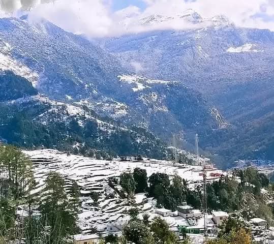 “सारी गांव: पहाड़ों में उभरता ग्रामीण पर्यटन और आत्मनिर्भरता का केंद्र”