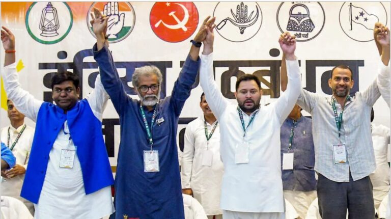 तेजस्वी का निशाना, महागठबंधन एकजुट — एनडीए में सीएम चेहरे पर संदेह!”