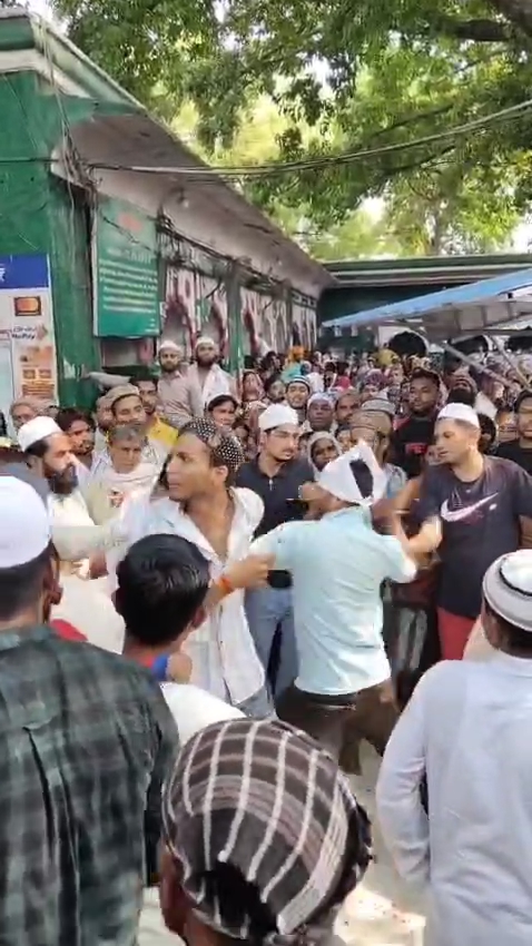 दरगाह में आस्था पर डाका: जायरीनों ने जेबकतरे को रंगेहाथ पकड़ किया पुलिस के हवाले