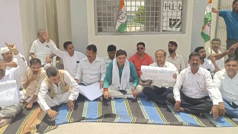 वंदना कटारिया स्टेडियम का नाम बदलने पर उठा विवाद, हरिद्वार में कांग्रेस ने किया विरोध प्रदर्शन