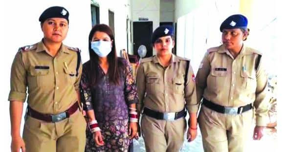 “लुटेरी दुल्हन गिरफ्तार: शादी का झांसा देकर ठग चुकी लाखों, फर्जी वकील और ब्रांड एंबेसडर बनकर देती थी धोखा”