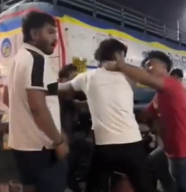 हाईवे बना अखाड़ा: दिल्ली-हरियाणा के युवकों और टैंकर चालक में भिड़ंत, पुलिस ने कोतवाली में पढ़ाया सबक