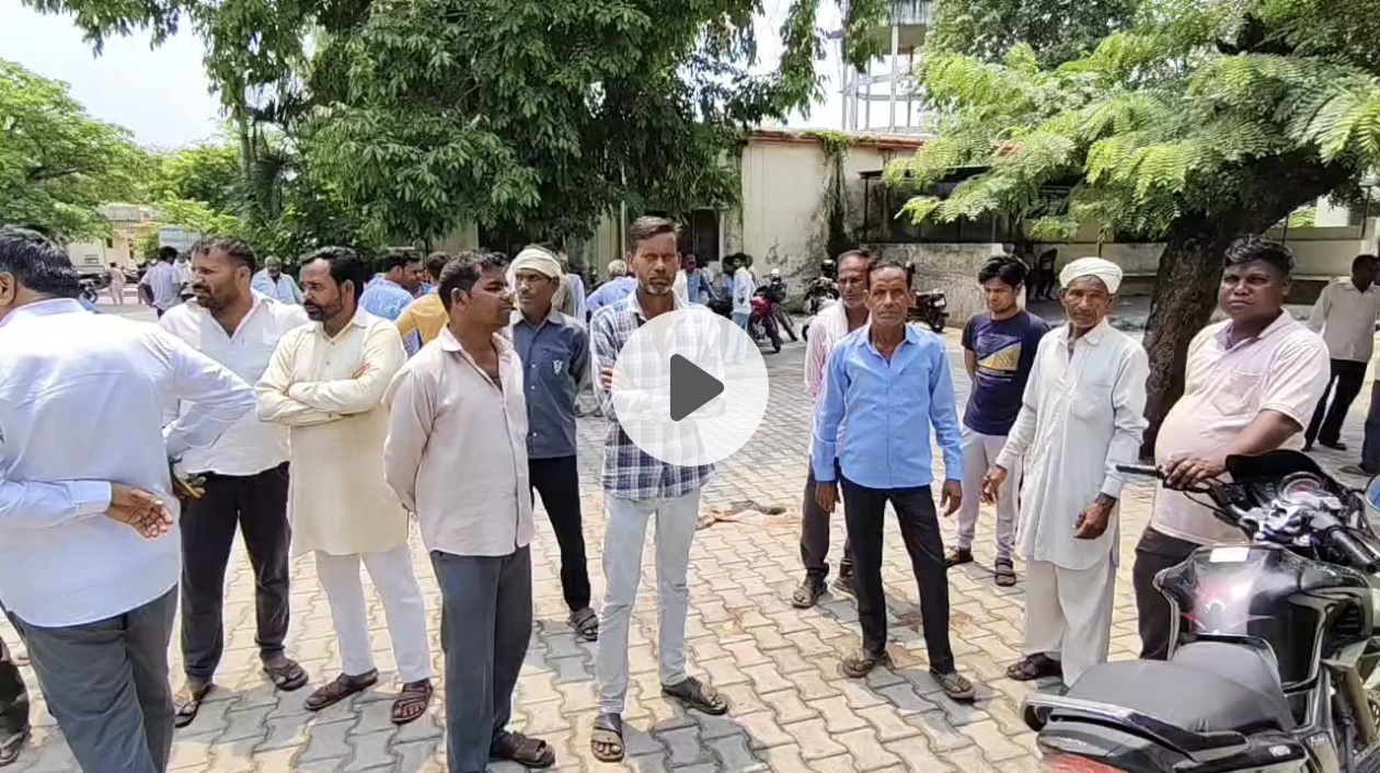 तेज रफ्तार स्कार्पियो ने ड्यूटी कर रहे जवानों को कुचला: पीआरडी जवान की दर्दनाक मौत, होमगार्ड जिंदगी के लिए जूझ रहा