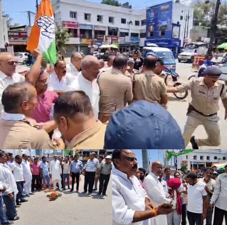 “रुड़की में देह व्यापार प्रकरण पर उबाल: पुतला दहन से पहले पुलिस ने छीना मुख्यमंत्री का पुतला, कांग्रेस ने लगाया लोकतंत्र की हत्या का आरोप”