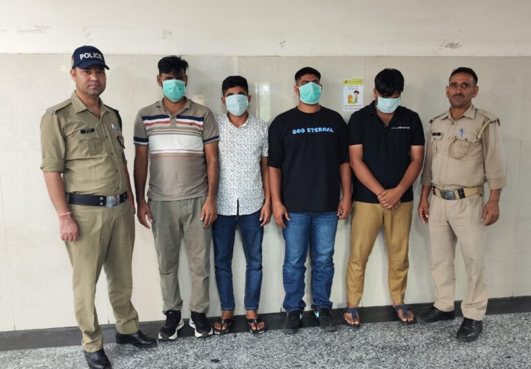 देहरादून में स्पा की आड़ में देह व्यापार का पर्दाफाश: चकराता रोड स्थित स्पा में छापेमारी, मालिक समेत 4 गिरफ्तार, 8 महिलाओं को रेस्क्यू किया गया