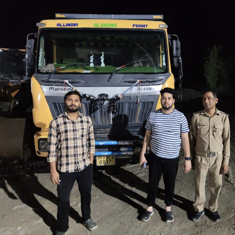 भोगपुर में डीएम मयूर दीक्षित की बड़ी कार्रवाई: अवैध खनन पर चला प्रशासन का डंडा, पोकलैंड, जेसीबी व डंपर सहित कई वाहन सीज