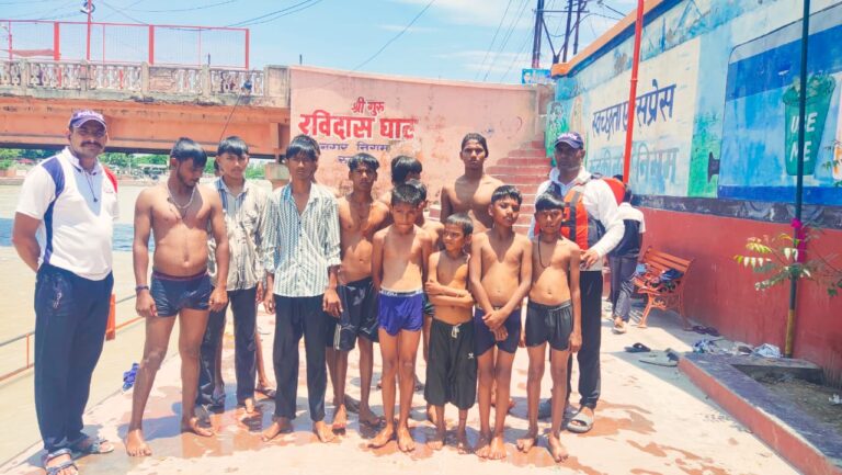 “सब इंस्पेक्टर इखलाक मलिक की सतर्कता से रविदास घाट पर टला बड़ा हादसा, गंगनहर पार करने की कोशिश कर रहे युवकों को समय रहते बचाया”