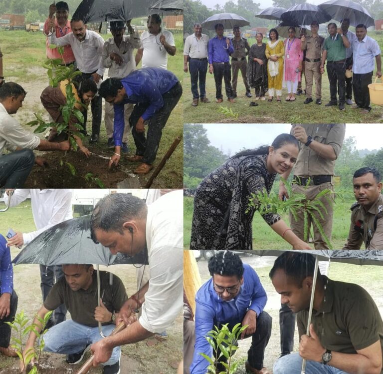 “हरेला पर्व पर एआरटीओ कार्यालय हरिद्वार में 100 पौधों का भव्य रोपण: डीएम और सीडीओ ने दिए पर्यावरण संरक्षण के प्रेरक संदेश”