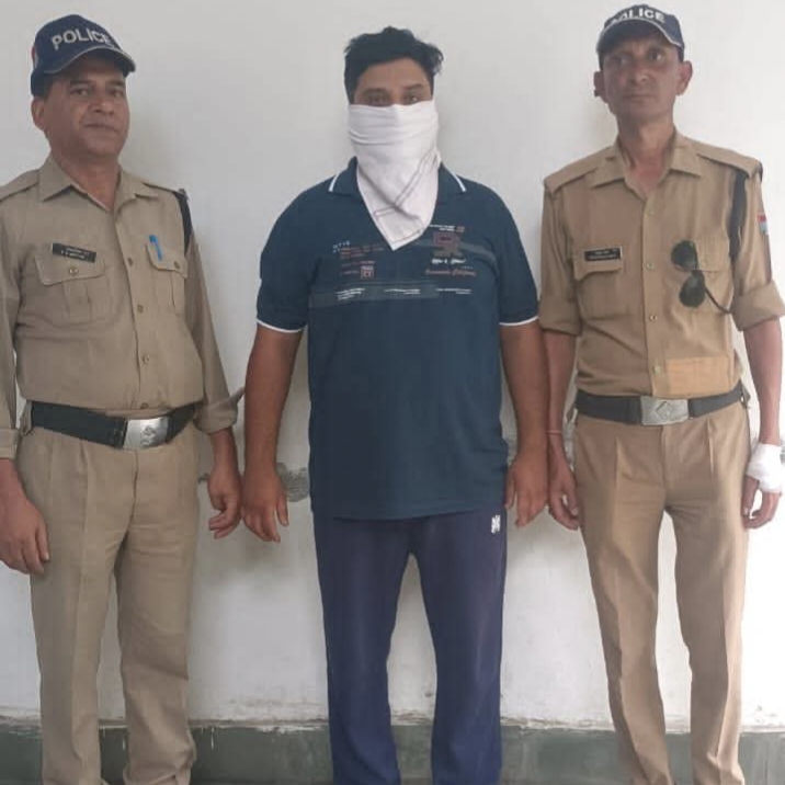 “रुड़की में बच्चों की मामूली लड़ाई ने ली गंभीर मोड़: पुत्र के विवाद पर बिफरे पिता ने पड़ोसी की गला घोंटकर की हत्या, मुख्य आरोपी अमित शर्मा गिरफ्तार, पत्नी और पुत्र की तलाश में जुटी पुलिस”