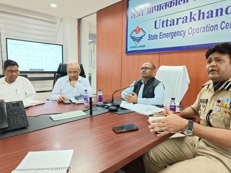 उत्तराखंड में भारी वर्षा को लेकर आपदा प्रबंधन सचिव सतर्क, सभी जिलों को अलर्ट मोड पर रहने और त्वरित राहत कार्यों के निर्देश