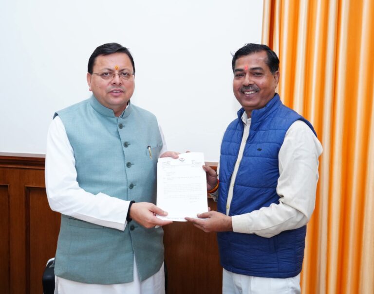 “रानीपुर विधायक आदेश चौहान ने गैरसैंण में मुख्यमंत्री धामी से की मुलाकात, बी.एच.ई.एल रानीपुर के विकास कार्यों के दिए प्रस्ताव”