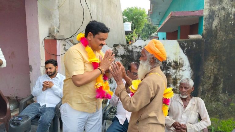 “घाड़ क्षेत्र से राकेश परिवार का अटूट नाता: दिवंगत कलीराम राकेश और सुरेंद्र राकेश की विरासत को आगे बढ़ा रहे सुबोध राकेश, हरीपुर टोंगिया व बंजारेवाला में जनसंपर्क कर ग्रामीणों से विकास के लिए मांगा समर्थन”