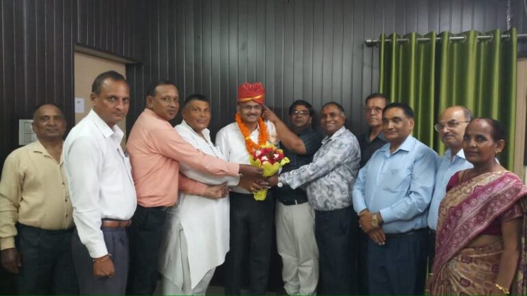 “मुख्य शिक्षा अधिकारी कमलेश कुमार गुप्ता सेवानिवृत्त : उत्तरांचल प्रधानाचार्य परिषद ने पगड़ी, पटका और सम्मान पत्र भेंट कर स्वर्णिम सेवाओं को किया नमन”