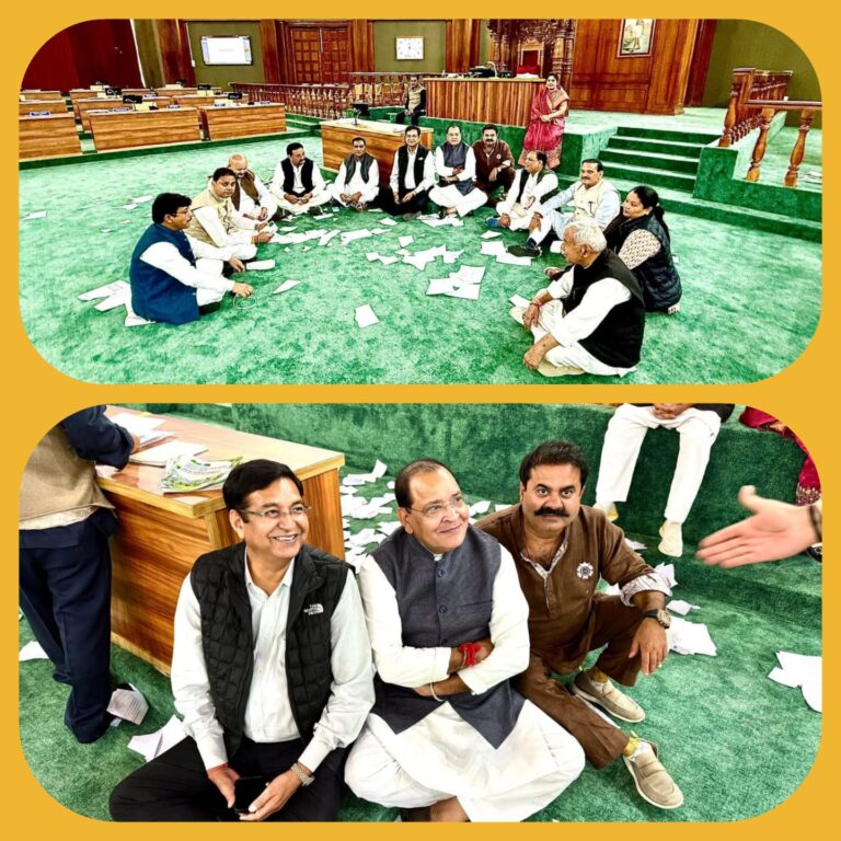 “सदन में गरजा विपक्ष: यशपाल आर्य संग उमेश कुमार ने नैनीताल अभद्रता कांड पर किया हंगामा, वेल में धरना देकर सरकार को घेरा”