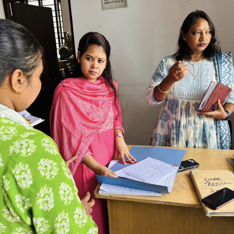“सीडीओ आकांक्षा कोण्डे का सख्त निरीक्षण: वन स्टॉप सेंटर की खामियों पर नाराज़गी, छात्रावास व्यवस्था सुधारने के दिए निर्देश”