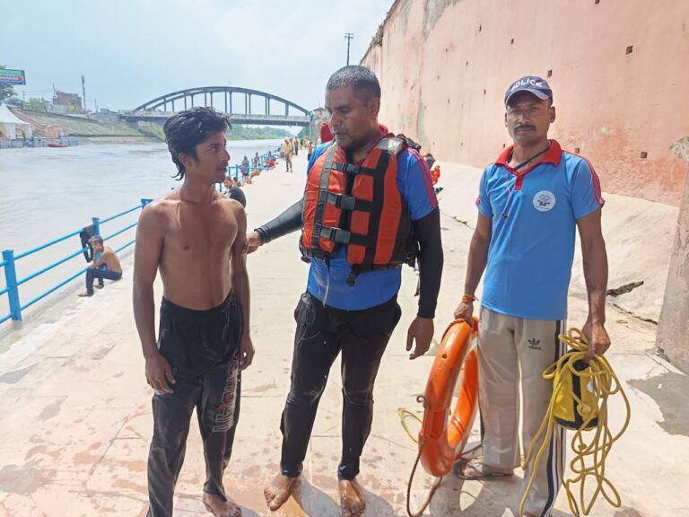 कलियर मेले में गंगनहर ने लिया युवक को निगलने का प्रयास, लेकिन सब इंस्पेक्टर इखलाक मलिक बने ‘जिंदगी के हीरो’, बहादुरी दिखाकर मौत के मुंह से बाहर निकाला