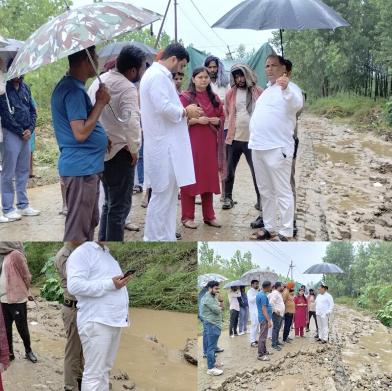भारी बारिश से प्रभावित अहमदपुर ग्रंट में हालात का जायजा लेने पहुंचे विधायक रवि बहादुर, अधिकारियों को दिए सड़कों की मरम्मत व जलनिकासी कार्य में त्वरित कार्रवाई के निर्देश