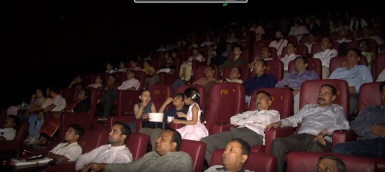 देहरादून में गूंजा त्याग और सेवा का संदेश – “चलो जीते हैं” की धमाकेदार वापसी, भरा सिनेमाघरों में उत्साह!