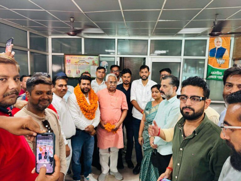 “कांग्रेस का दामन छोड़ सोनू लाला ने थामा कमल का परचम, मदन कौशिक संग भाजपा में एंट्री से हरिद्वार की सियासत में मचा हलचल – वार्ड 30 में बदले समीकरण, कार्यकर्ताओं में जबरदस्त उत्साह”