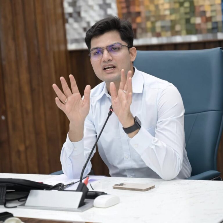 “त्यौहार और चारधाम यात्रा पर डीएम प्रतीक जैन सख्त – मिलावटखोरों पर गिरेगी गाज, 7 दिन चलेगा धुआंधार निरीक्षण अभियान!”