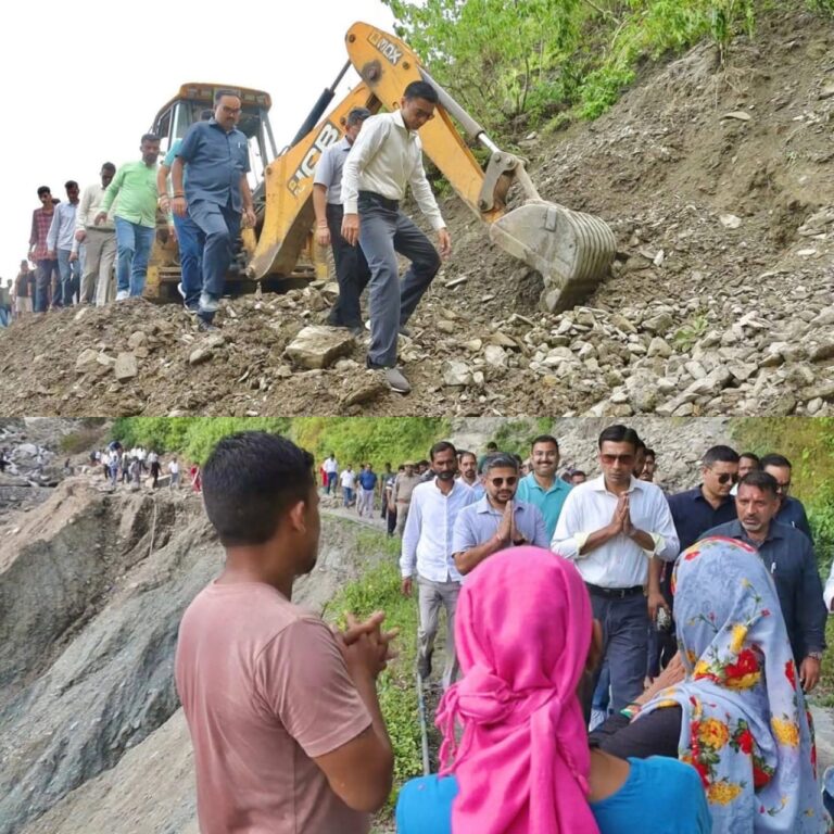 डीएम सविन बंसल पहुंचे कट ऑफ भितरली कंडरियाणा, बोले– खेत-खलियान से लेकर बिजली-पानी तक 2 दिन में दुरुस्त हो, अंतिम व्यक्ति तक राहत पहुंचाना ही प्रशासन का संकल्प