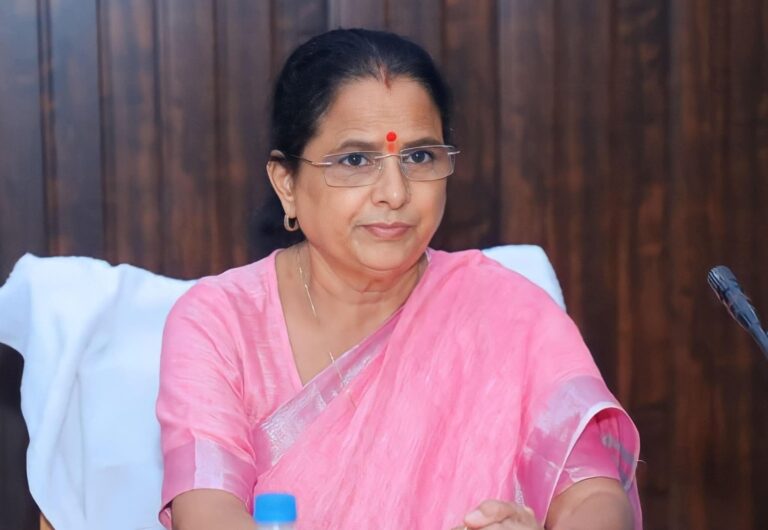 “हरिद्वार महिला अस्पताल में प्रसूता संग शर्मनाक घटना, फर्श पर कराया प्रसव – कुसुम कण्डवाल बोलीं: अमानवीय व्यवहार किसी भी हाल में बर्दाश्त नहीं, दोषी डॉक्टर पर गिरेगी गाज”