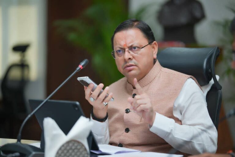 सीएम धामी का फरमान: शिकायतकर्ता की पूरी संतुष्टि पर ही मानी जाएगी समस्या सुलझी, लापरवाह अफसर पर होगी सख़्त कार्रवाई