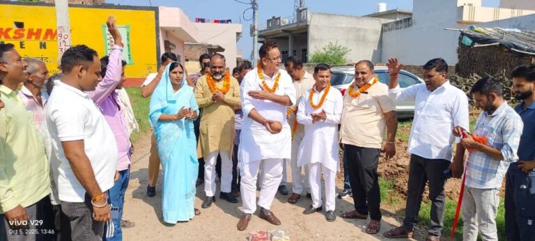 “गोगा महाडी मंदिर से चमका विकास का दीप! किरण चौधरी ने किया सड़क व सौंदर्यीकरण कार्य का शुभारंभ, हर कोने तक पहुंची विकास की किरण”