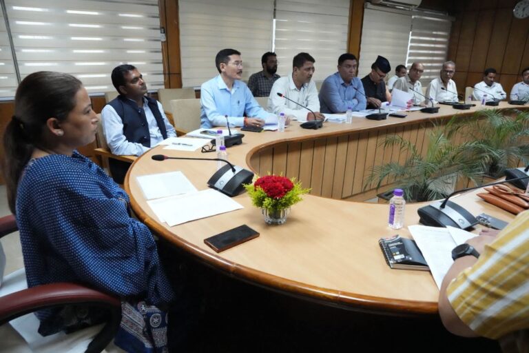 “राशन डीलरों के खाते में जल्द बजेगी राहत की घंटी! मंत्री रेखा आर्या का बड़ा ऐलान—लाभांश और भाड़े का पूरा भुगतान दिवाली से पहले, कोविड काल का बकाया भी होगा क्लियर”