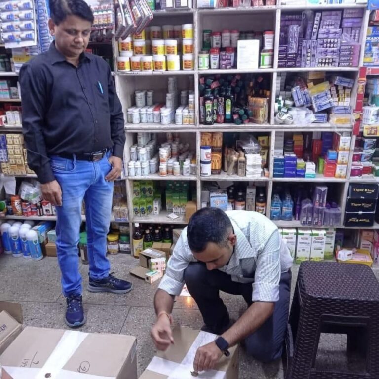 “सीएम धामी का कड़ा वार: बच्चों की जान से खिलवाड़ करने वालों पर सर्जिकल स्ट्राइक, 350 से ज्यादा कफ सिरप सैंपल जांच में, दर्जनों मेडिकल स्टोर सील!”