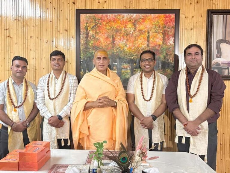 “सिंहस्थ कुम्भ 2028 की गूंज हरिद्वार तक—मेला अधिकारियों ने जूना पीठाधीश्वर स्वामी अवधेशानन्द गिरि से की भेंट, साधना-संस्कृति व समरसता पर हुई गहन चर्चा!”