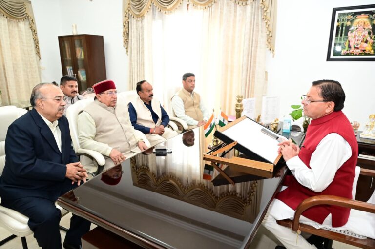 “मुख्यमंत्री आवास में अधिवक्ताओं की गूंज: देहरादून बार एसोसिएशन प्रतिनिधिमंडल ने मुख्यमंत्री पुष्कर सिंह धामी से की मुलाकात, रखीं मांगें—सीएम ने अधिकारियों को आवश्यक कार्यवाही के दिए निर्देश, बोले हर समस्या का होगा समाधान”