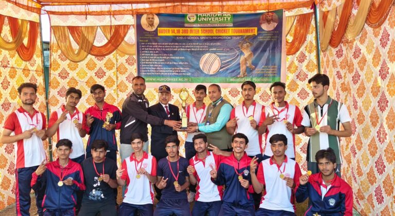 “हरिद्वार में युवा क्रिकेटरों का जलवा: ग्रीनवुड और दून पब्लिक ने इंटर स्कूल टूर्नामेंट में ताबड़तोड़ प्रदर्शन करते हुए विजेता ट्रॉफी पर जमाया कब्ज़ा”