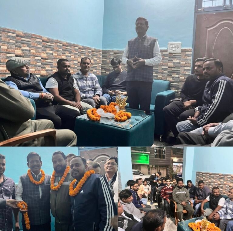 “सलेमपुर में दिखी कांग्रेस की ताकत! जब पहुंचे वरिष्ठ नेता राजवीर चौहान — युवाओं ने किया भव्य स्वागत, गूंजे “कांग्रेस ज़िंदाबाद” के नारे, जनता ने उठाई शपथ — अगले विधानसभा चुनाव में भारी मतों से विजयी बनाएंगे चौहान को!”