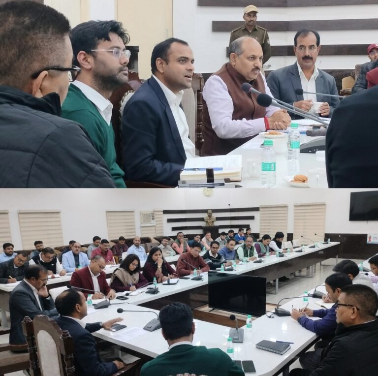 “धर्मनगरी हरिद्वार को ‘मॉडल जिला’ बनाने की बड़ी पहल — डीएम मयूर दीक्षित ने अधिकारियों को दिए सख्त निर्देश, सभी प्रवेश द्वारों का होगा भव्य सौंदर्यीकरण”