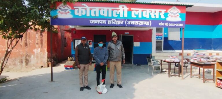 “लक्सर पुलिस की बड़ी कामयाबी: खेतों से ट्यूबवेल मोटर तार उड़ाने वाले गैंग का भंडाफोड़, 4.5 किग्रा कॉपर वायर सहित शातिर चोर दबोचा—लगातार हो रही चोरी पर लगा ब्रेक”