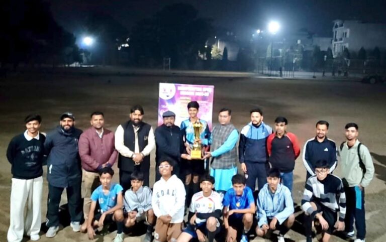 “रोमांच की चरम सीमा पर थमा फाइनल: पेनल्टी शूटआउट में 5-4 से बाज़ी मारकर अचीवर्स स्पोर्ट्स एकेडमी बनी चैंपियन, बीएफएफसी को कड़ी टक्कर देकर उठाई मेगा ट्रॉफी!”